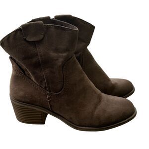 Merona Brown Suede Cowgirl Style Ankle Booties sz 6.5